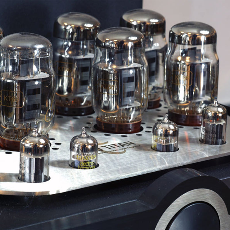 Bowers & Wilkins 802 D4 + Synthesis A100 | Demo Combo