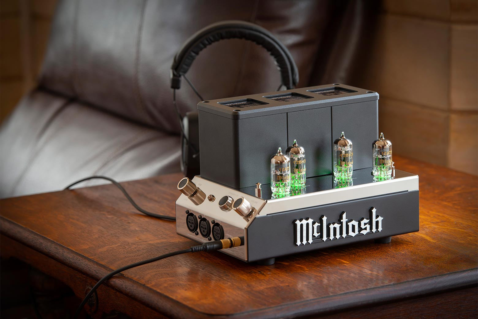 McIntosh MHA200 - 2-Channel Vacuum Tube Headphone Amplifier