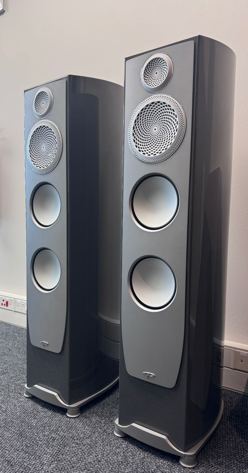 Paradigm Persona 3F Floorstanding Speakers (Pair) | Pre-Owned